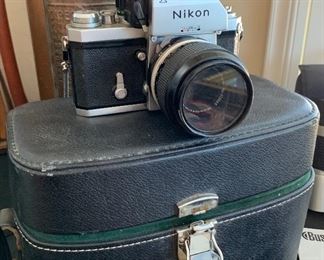 Nikon Ftn 35m Camera w/ Micro-Nikkor-p 55mm	 	

