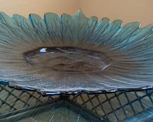 27in Glass Centerpiece Charger	 	