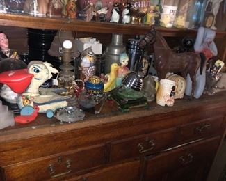 Vintage pull toys, vintage ashtrays, Vintage lamps,