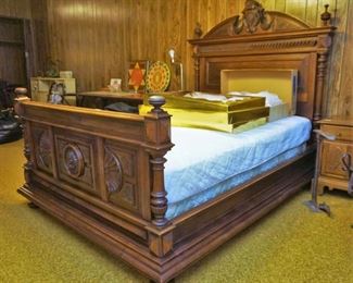 Antique full size bed