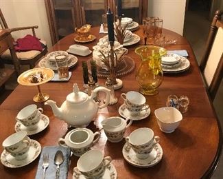 Wood Table with 2 leaves and 6 chairs