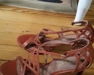 tbs Ralph Lauren new 7.5 sandal heels