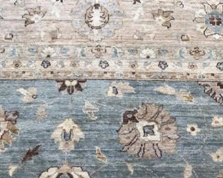 BEAUTIFUL LARGE AREA CARPET  APPROX 12 X 15