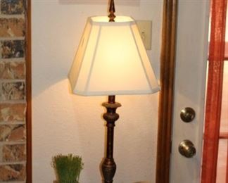 decor side table and lamps