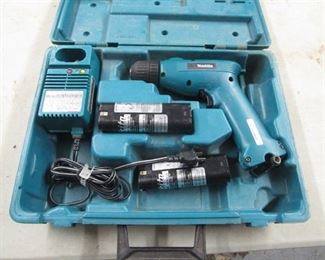 Vintage Makita Drill / Driver, 2 batteries and Charger