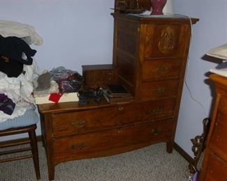 Neat Bedroom Drawers