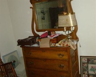 Antique dresser w/mirror