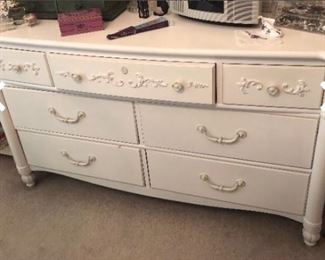 STANLEY FURNITURE DRESSER ISABELLA COLLECTION $200 or BEST OFFER!