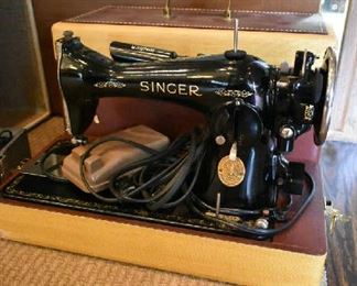 SINGER SEWING MACHINE