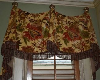 CUSTOM VALANCE