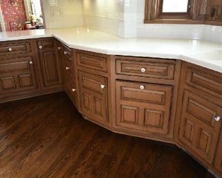 LOWER KITCHEN CABINETS 