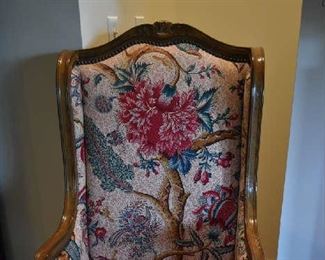 UPHOLSTERED WOOD CHAIR