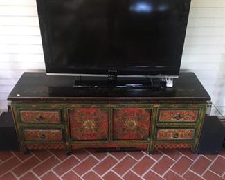 FLAT SCREEN TV AND PAINTED TV STAND