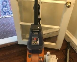 CARPET CLEANER