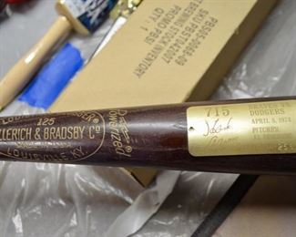 Atlanta Braves Hank Aaron home run comparative bat