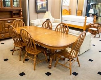 SO nice! This set has two additional chairs.