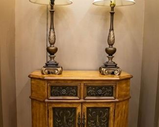 Table and lamps like new! Approximately 34" long.