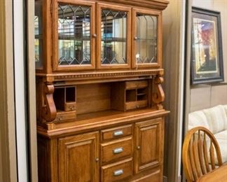 LOVE this beautiful hutch - my favorite ever.