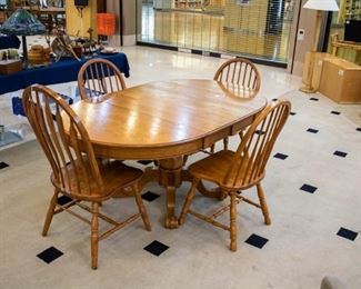 Oak Table/4 chairs!