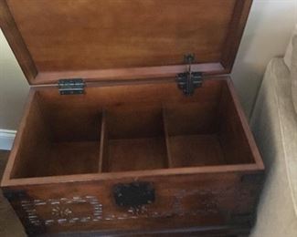 STORAGE END TABLE ON METAL STAND