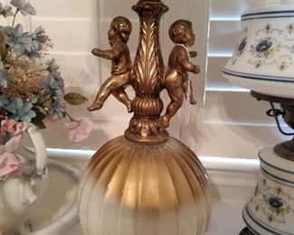 Cupid lamp gold