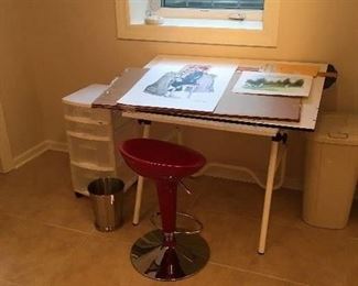 Art table/stool in Art studio Fun room