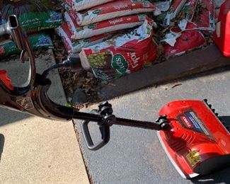 Toro Electric Snow Shovel