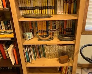 Vintage Books, Shelving