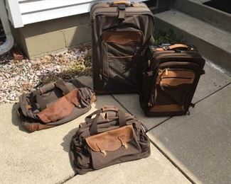 004 Cabelas Luggage Lot