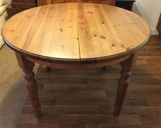 Pottery Barn Knotty Pine Kitchen/Dining Table https://ctbids.com/#!/description/share/227213