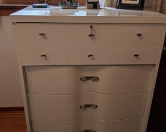 $75  Tall dresser