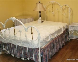 Exquisite Brass Double Bed with mattress/base