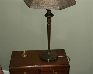 Small Endtable with lamp