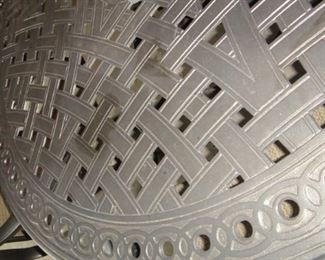 Patio Set, Cast Aluminum. Excellent condition, 