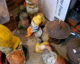 Mulligan Relics: Man cave, oil cans, sports, collectibles