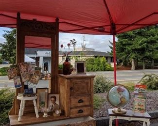 Hodge Podge Cottage: Vintage items, painted and repurposed furniture
