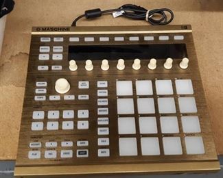 Native Instruments Maschine MKII MIDI Controller, MIXING CONSOLES 6 CHANNEL Pyle