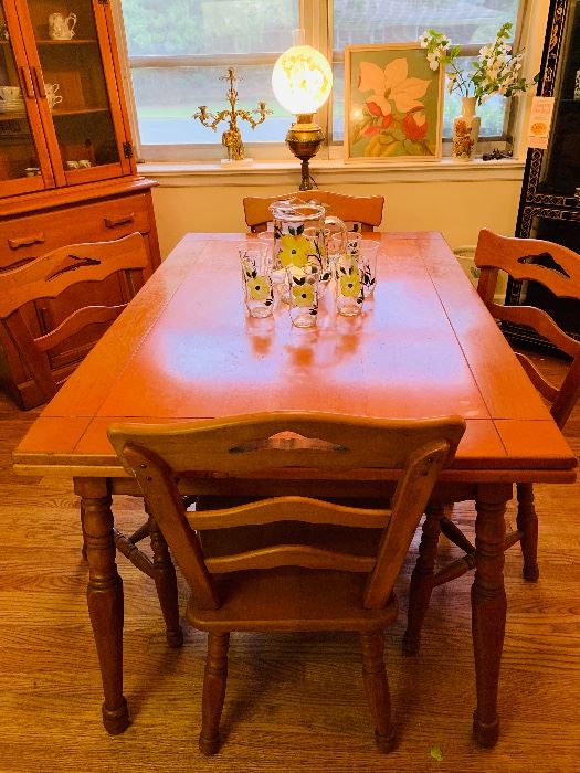 Maple Dining Table/Dinette, Pull out Extension, Seats up to Six to Eight. Four Matching Solid Wood Dining Chairs.