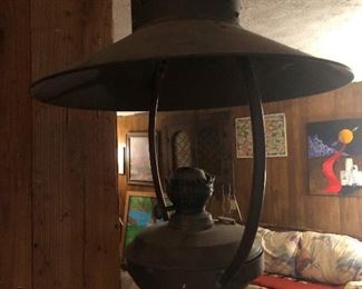 olde timey kerosene lamp 