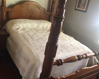 Four poster oak Queen bed