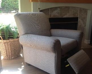 Contemporary  arm chair/ recliner 