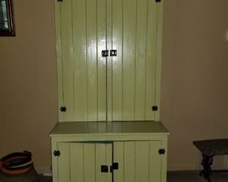 Cute cabinet!!