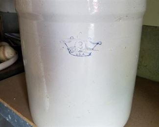 Nice crock - no chips or cracks