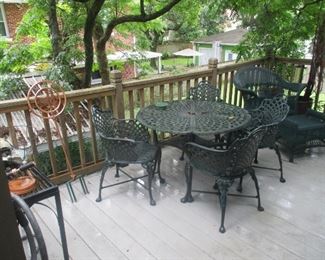 Outdoor table and four chairs (set)