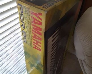 Yamaha Keyboard and 2 instruction manuals. NEW!
