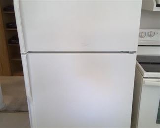 Kitchen Aid Refrigerator Freezer, White.