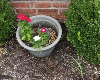 Outdoor flower pot