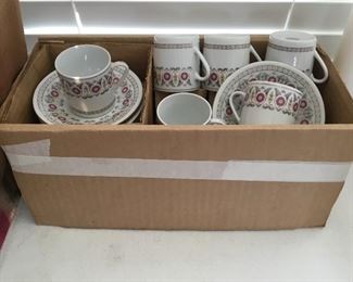 Set of 10 cups and saucers