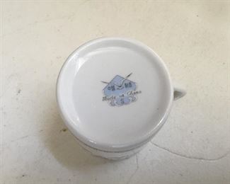 Bottom of cup/saucer set