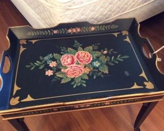 Lovely painted coffee table, nice condition